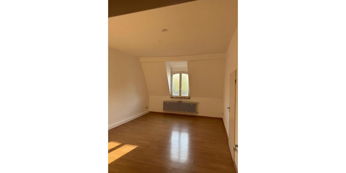 Maisonettenwohnung Essen Stadtbezirk VIII - 5 Zimmer, 140 m&sup2;, 1.190&euro; | Angebot:26681777