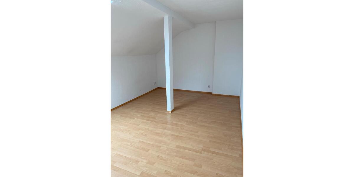 Dachgeschoßwohnung Essen Stadtbezirk II - 2 Zimmer, 70 m&sup2;, 780&euro; | Angebot:25792079