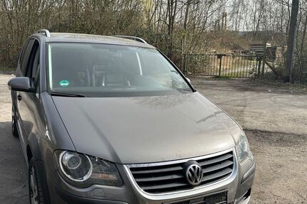 VW Touran 183.000 km 3.900 &euro; Essen 45139