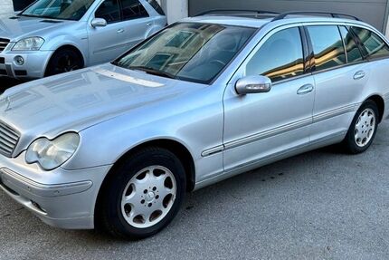 Mercedes-Benz C 200 198.000 km 2.699 &euro; Velbert 42549