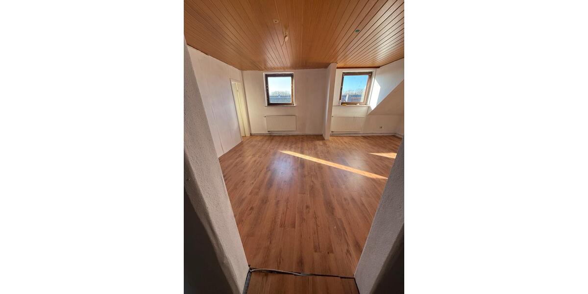 Dachgeschoßwohnung Gelsenkirchen Gelsenkirchen-Nord - 2 Zimmer, 77 m&sup2;, 450&euro; | Angebot:25796051