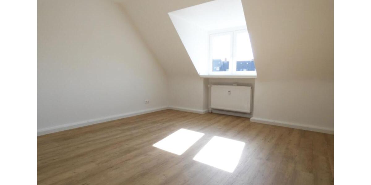 Dachgeschoßwohnung Essen Stadtbezirk III - 2 Zimmer, 42 m&sup2;, 488&euro; | Angebot:25942581