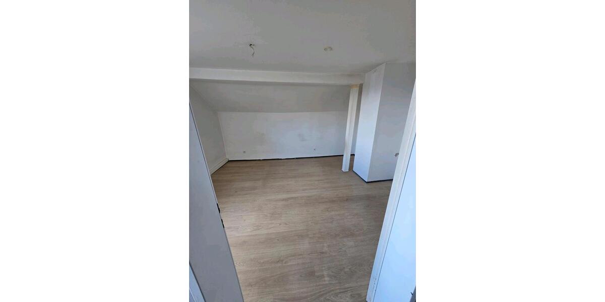 Dachgeschoßwohnung Wuppertal Gemarkung Langerfeld - 3 Zimmer, 70 m&sup2;, 480&euro; | Angebot:25914812