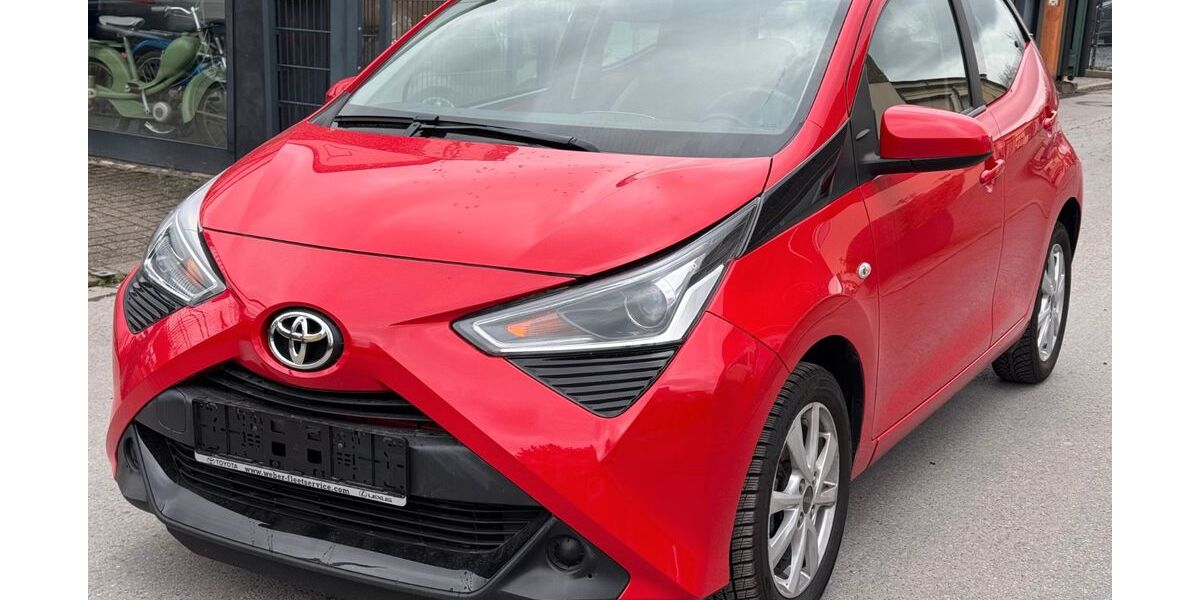 Toyota Aygo (X) 55.000 km 8.999 &euro; DORTMUND 44263