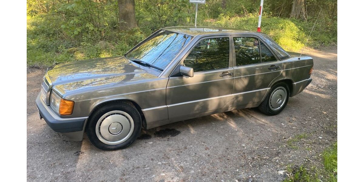 Mercedes-Benz 190 208.000 km 5.300 &euro; Dortmund 44309