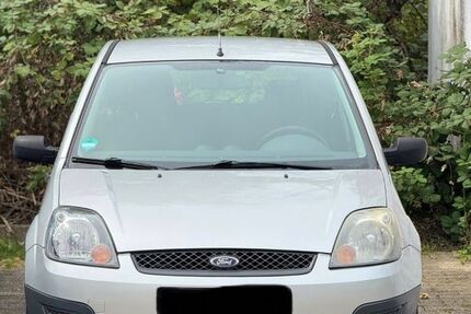 Ford Fiesta 128.000 km 1.850 &euro; Wuppertal 42279