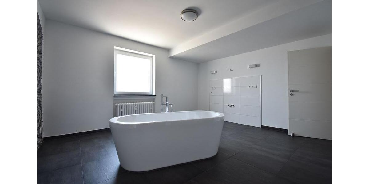 Etagenwohnung Essen Stadtbezirk VI - 4 Zimmer, 145 m&sup2;, 1.550&euro; | Angebot:22040281