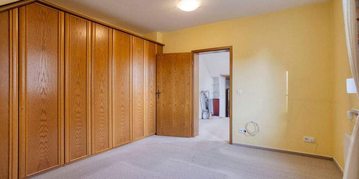 Mehrfamilienhaus, Wohnhaus Oberhausen Buschhausen - 7 Zimmer, 217 m&sup2;, 330.000&euro; | Angebot:25799175