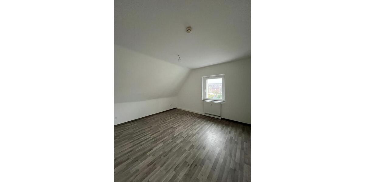 Dachgeschoßwohnung Bottrop Batenbrock - 3.5 Zimmer, 46 m&sup2;, 430&euro; | Angebot:26644016