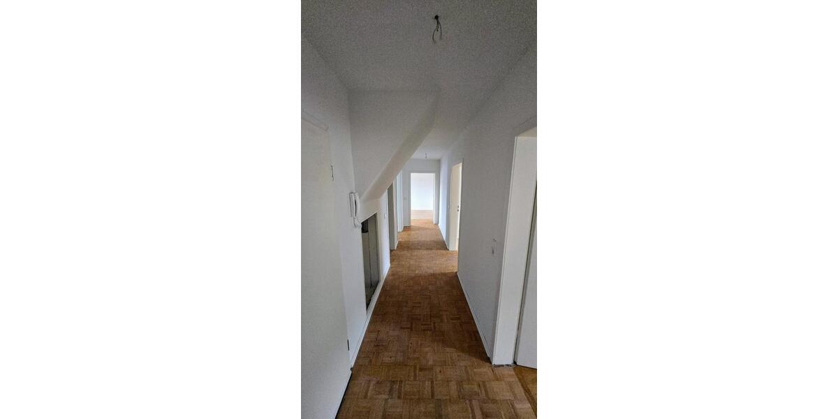 Etagenwohnung Wuppertal Barmen - 4 Zimmer, 102 m&sup2;, 858&euro; | Angebot:25366763