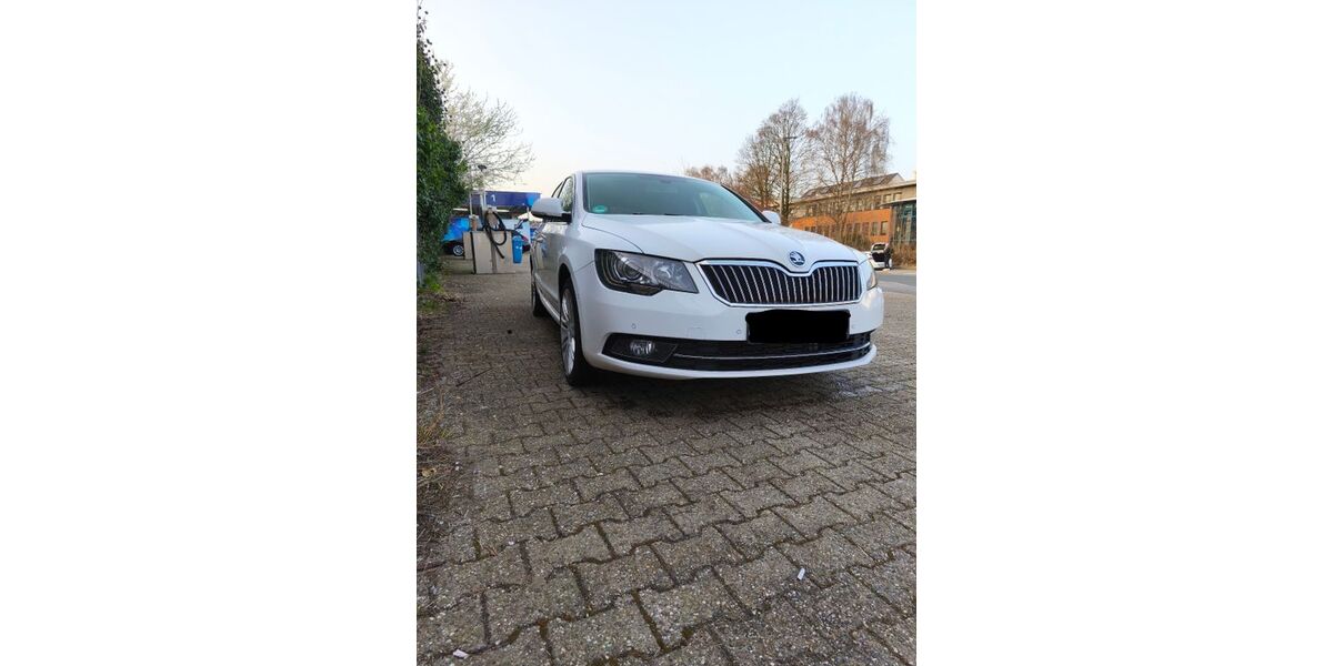 Skoda Superb 109.500 km 12.100 &euro; Velbert 42555
