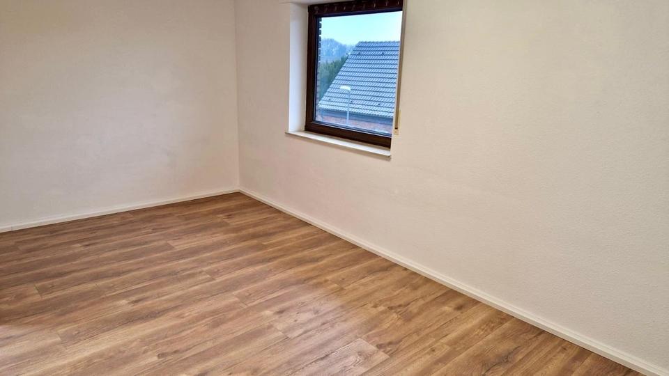 Etagenwohnung Bottrop Ebel - 8 Zimmer, 188 m&sup2;, 1.800&euro; | Angebot:26252928