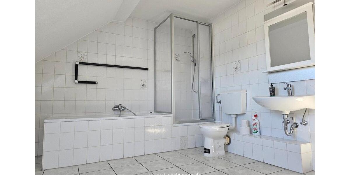 Dachgeschoßwohnung Lünen Brambauer - 3 Zimmer, 124 m&sup2;, 650&euro; | Angebot:25930919