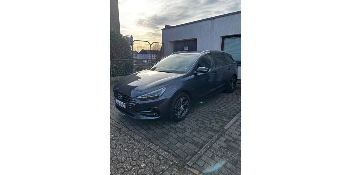 Hyundai i30 108.000 km 13.100 &euro; Castrop Rauxel 44577
