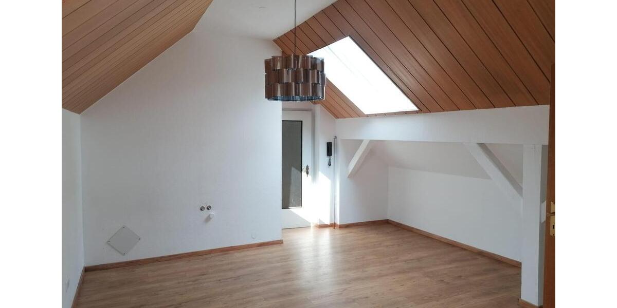 Etagenwohnung Essen Stadtbezirk III - 3 Zimmer, 93 m&sup2;, 700&euro; | Angebot:25349464