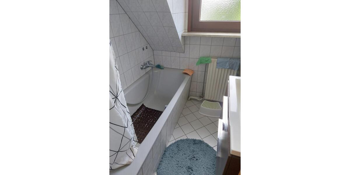 Dachgeschoßwohnung Hattingen Blankenstein - 4 Zimmer, 82 m&sup2;, 590&euro; | Angebot:24391226