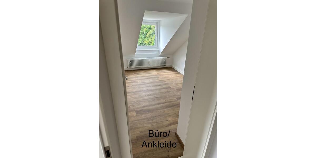 Dachgeschoßwohnung Gelsenkirchen Gelsenkirchen-Nord - 3 Zimmer, 61 m&sup2;, 730&euro; | Angebot:25979650