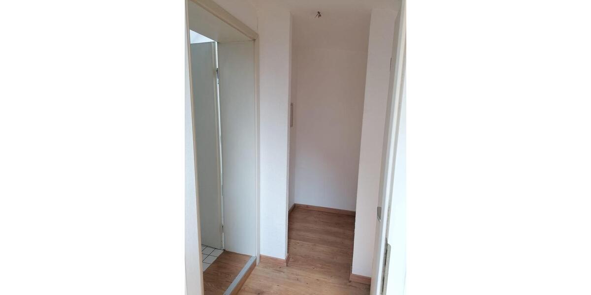 Etagenwohnung Essen Stadtbezirk III - 3 Zimmer, 93 m&sup2;, 700&euro; | Angebot:25349464