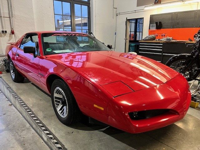 Pontiac Firebird 144.466 km 8.490 &euro; Bochum 44866