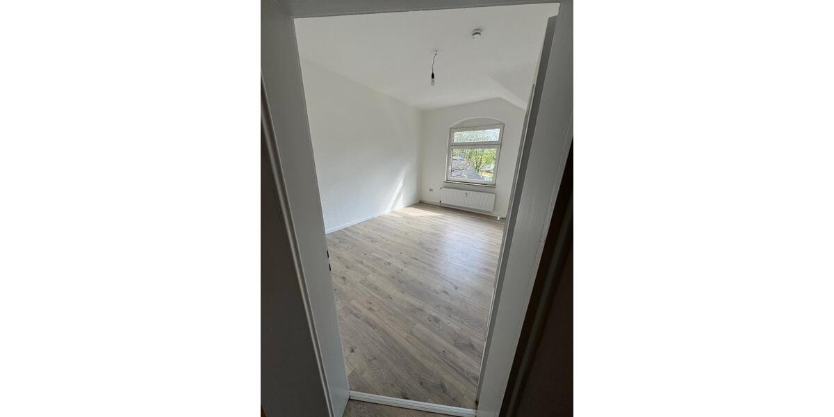Dachgeschoßwohnung Gelsenkirchen Gelsenkirchen-Nord - 2.5 Zimmer, 50 m&sup2;, 300&euro; | Angebot:25920014