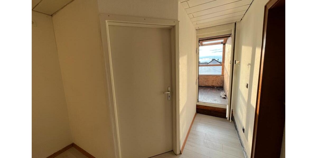 Dachgeschoßwohnung Bochum Bochum-Mitte - 1 Zimmer, 20 m&sup2;, 385&euro; | Angebot:26005012