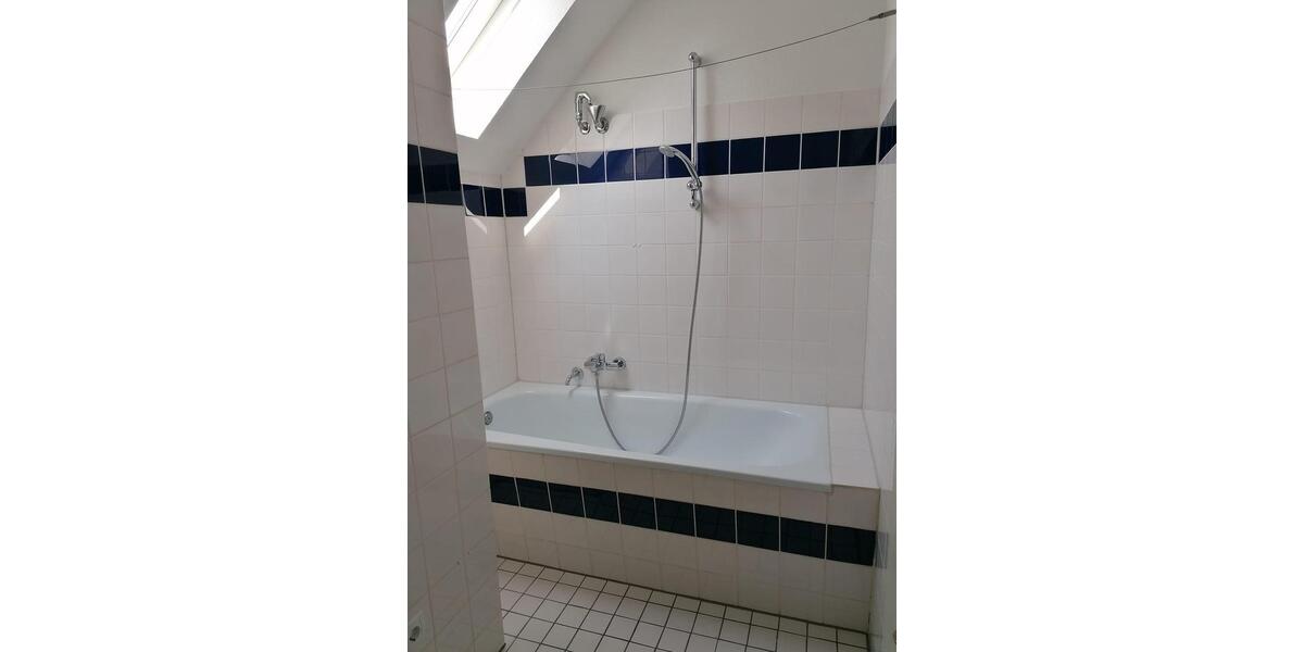 Etagenwohnung Essen Stadtbezirk III - 3 Zimmer, 93 m&sup2;, 700&euro; | Angebot:25349464