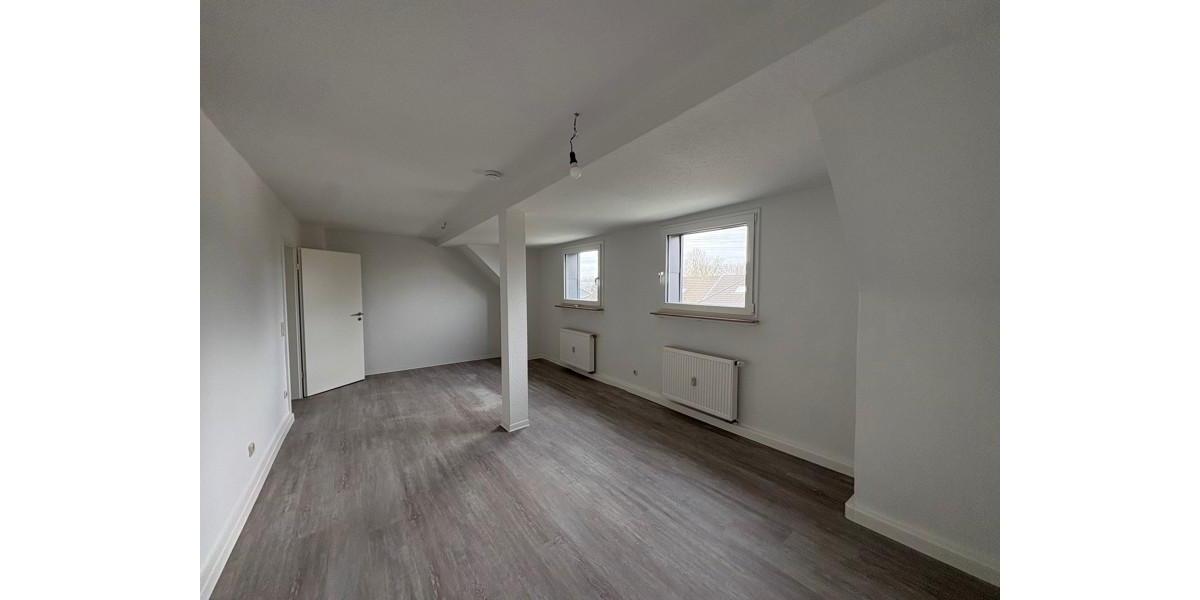 Dachgeschoßwohnung Essen Stadtbezirk V - 3 Zimmer, 62 m&sup2;, 558&euro; | Angebot:23324761