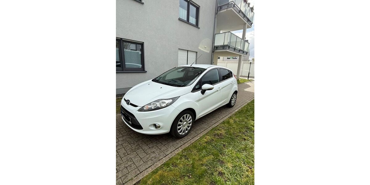 Ford Fiesta 94.500 km 4.900 &euro; Bochum 44801