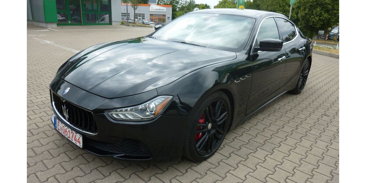 Maserati Ghibli 69.000 km 24.850 &euro; Essen 45144