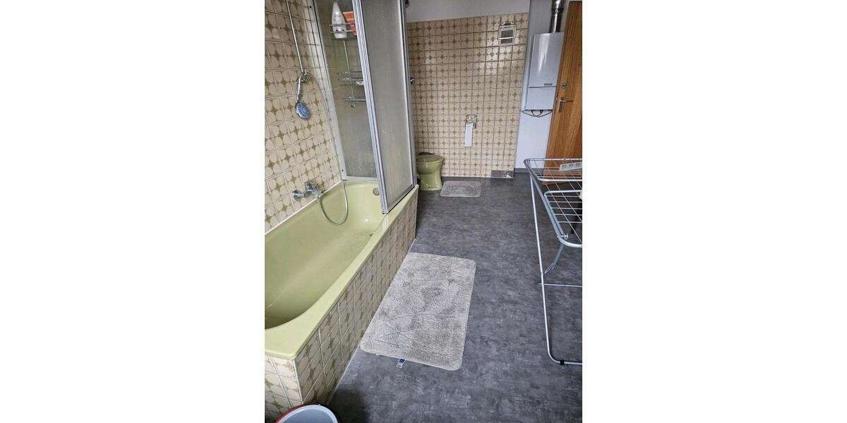 Etagenwohnung Wuppertal Gemarkung Langerfeld - 2 Zimmer, 65 m&sup2;, 495&euro; | Angebot:25150324
