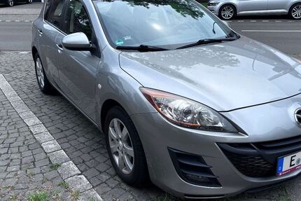 Mazda 3 92.000 km 5.900 &euro; Essen 45329