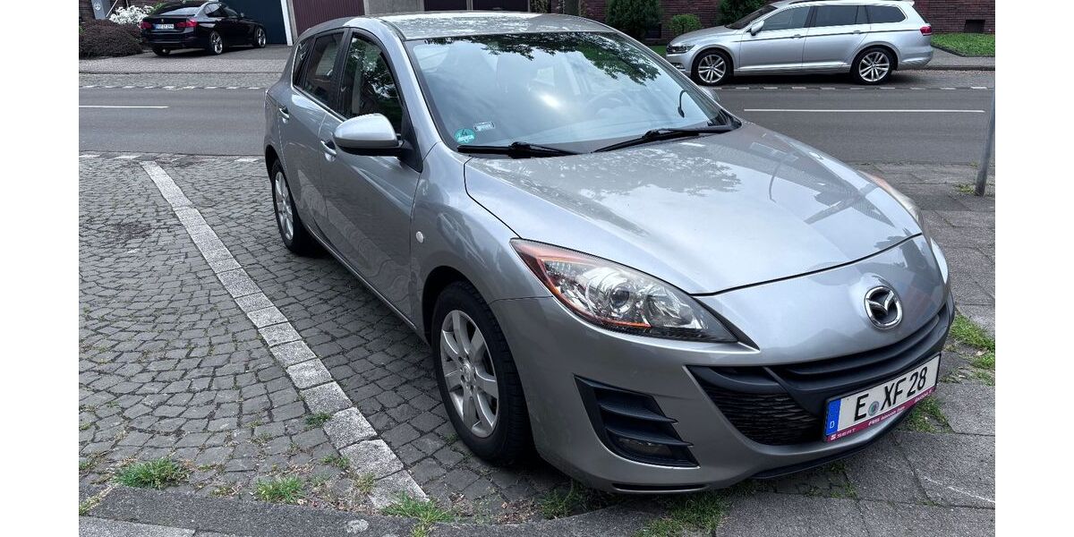 Mazda 3 92.000 km 5.900 &euro; Essen 45329