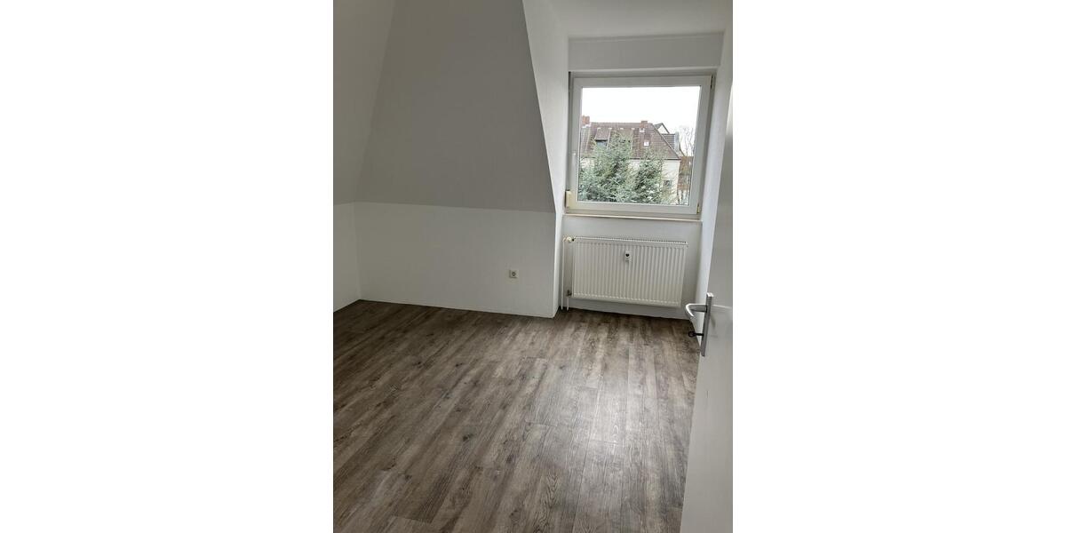 Dachgeschoßwohnung Lünen Brambauer - 3.5 Zimmer, 75 m&sup2;, 420&euro; | Angebot:24565792