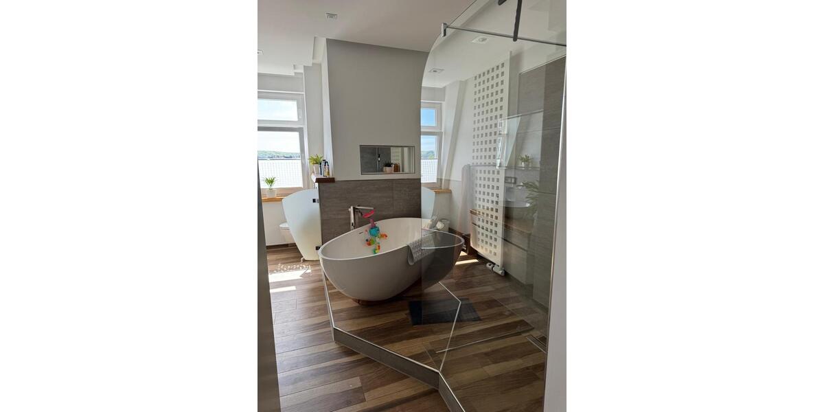 Dachgeschoßwohnung Wuppertal Sedansberg - 4 Zimmer, 165 m&sup2;, 320.000&euro; | Angebot:26586256