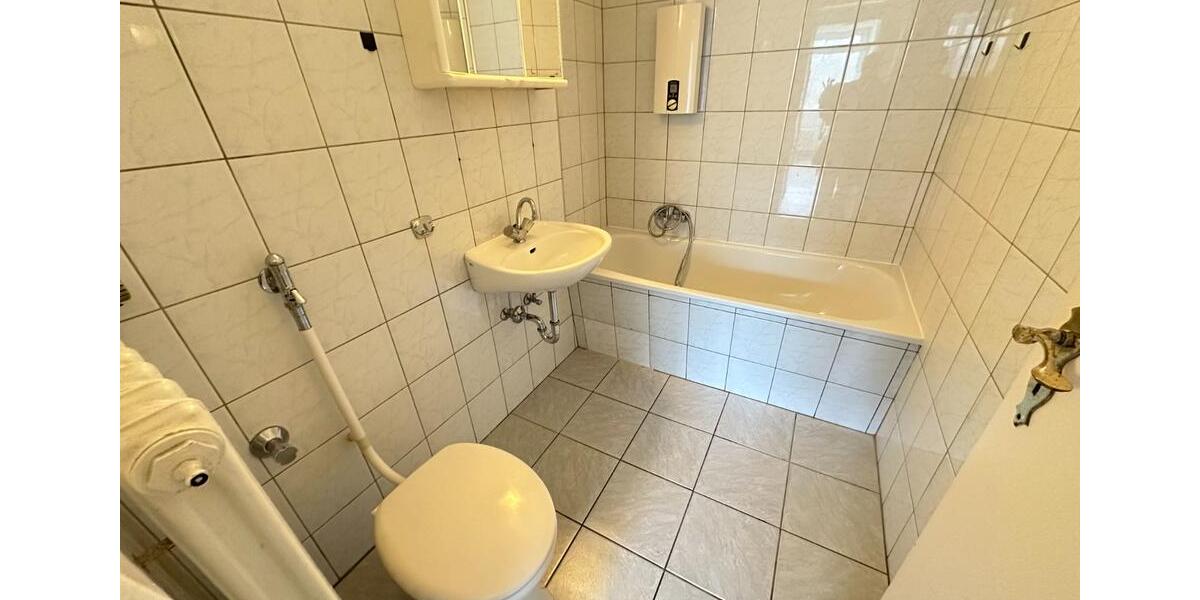 Etagenwohnung Essen Südviertel - 1 Zimmer, 42 m&sup2;, 386&euro; | Angebot:25782980