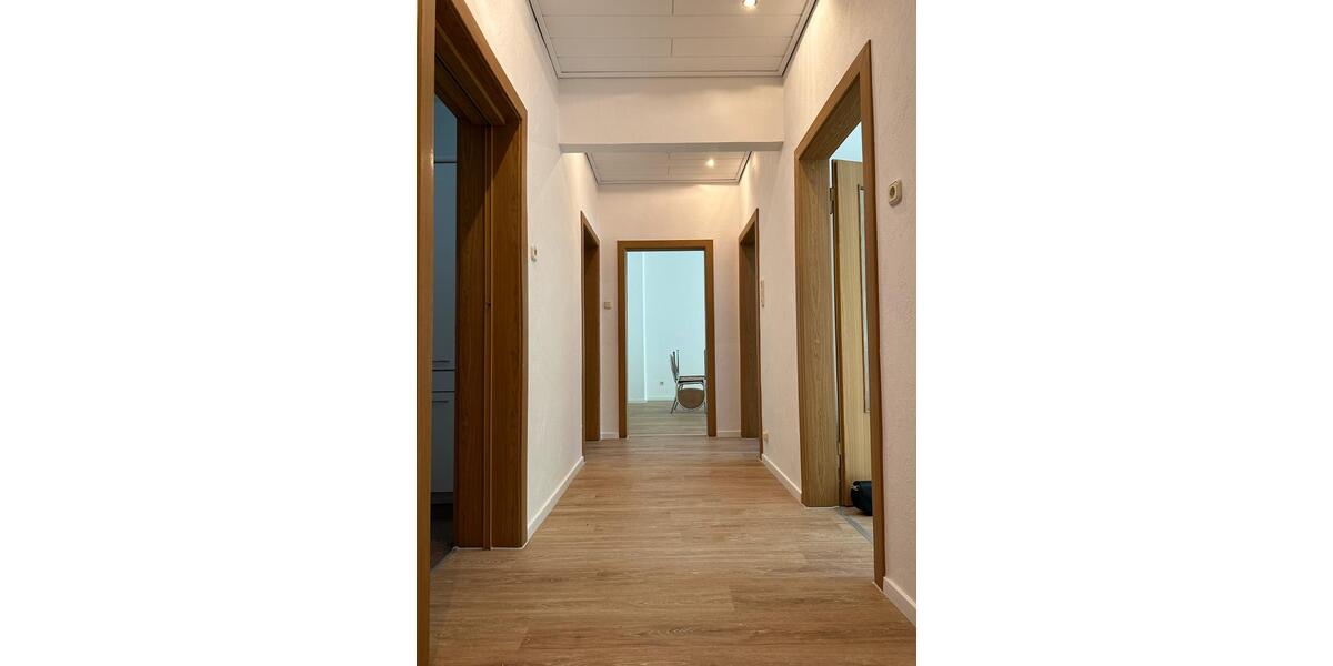 Hochparterre Essen Stadtbezirk II - 3 Zimmer, 94 m&sup2;, 1.100&euro; | Angebot:25841748