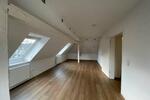 Dachgeschoßwohnung Essen Huttrop - 3.5 Zimmer, 87 m&sup2;, 1.044&euro; | Angebot:25377302