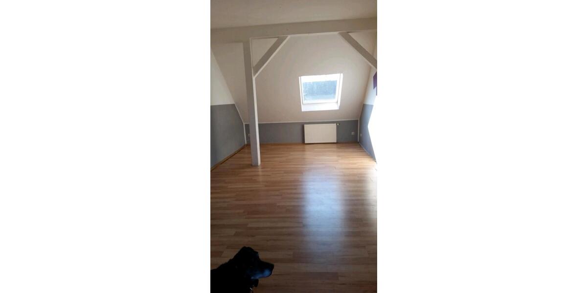 Dachgeschoßwohnung Essen Stadtbezirk III - 3 Zimmer, 78 m&sup2;, 950&euro; | Angebot:25804028