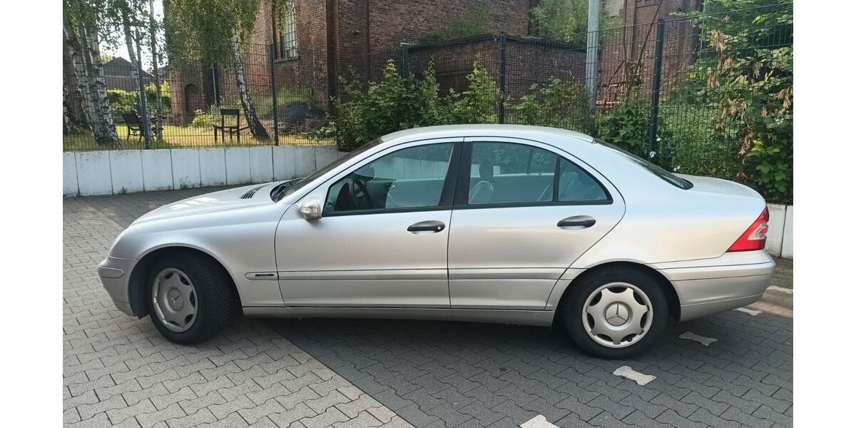 Mercedes-Benz C 180 163.000 km 5.000 &euro; Dortmund 44357