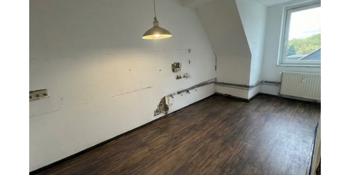 Helle renovierte Dachgeschoss 5 Zimmer Wohnung in Bochum Wattenscheid mit guter Anbindung - Etagenwohnung Bochum Günnigfeld | Angebot:24700175