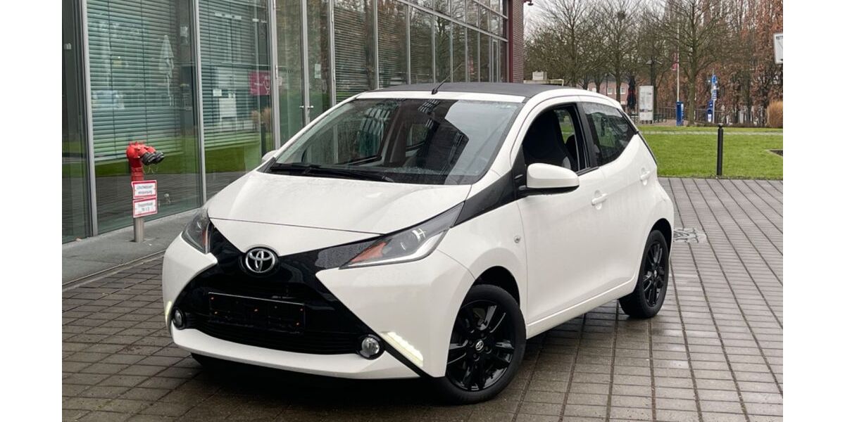 Toyota Aygo (X) 108.000 km 7.400 &euro; Gelsenkirchen 45899