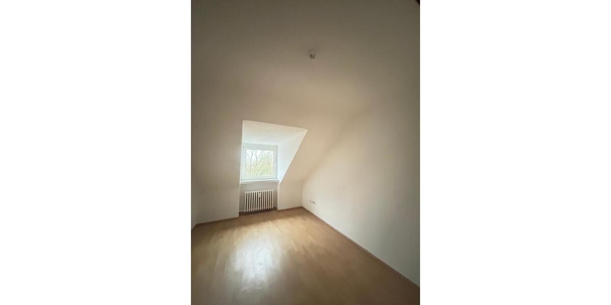 Dachgeschoßwohnung Oberhausen Osterfeld - 4 Zimmer, 63 m&sup2;, 567&euro; | Angebot:26231139