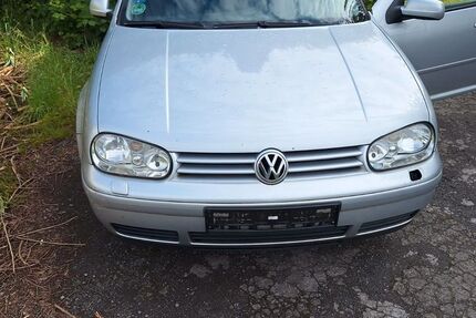 VW Golf 208.000 km 900 &euro; Oberhausen 46047