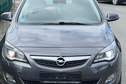 Opel Astra 202.752 km 4.299 &euro; Essen 45276