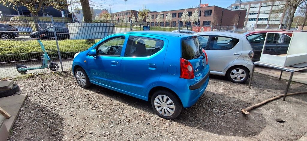 Nissan Pixo 80.608 km 2.900 &euro; Essen 45127