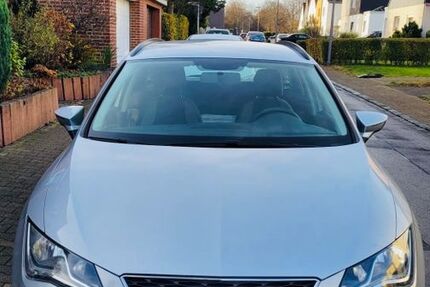 Seat Leon 141.089 km 5.900 &euro; Gelsenkirchen 45888