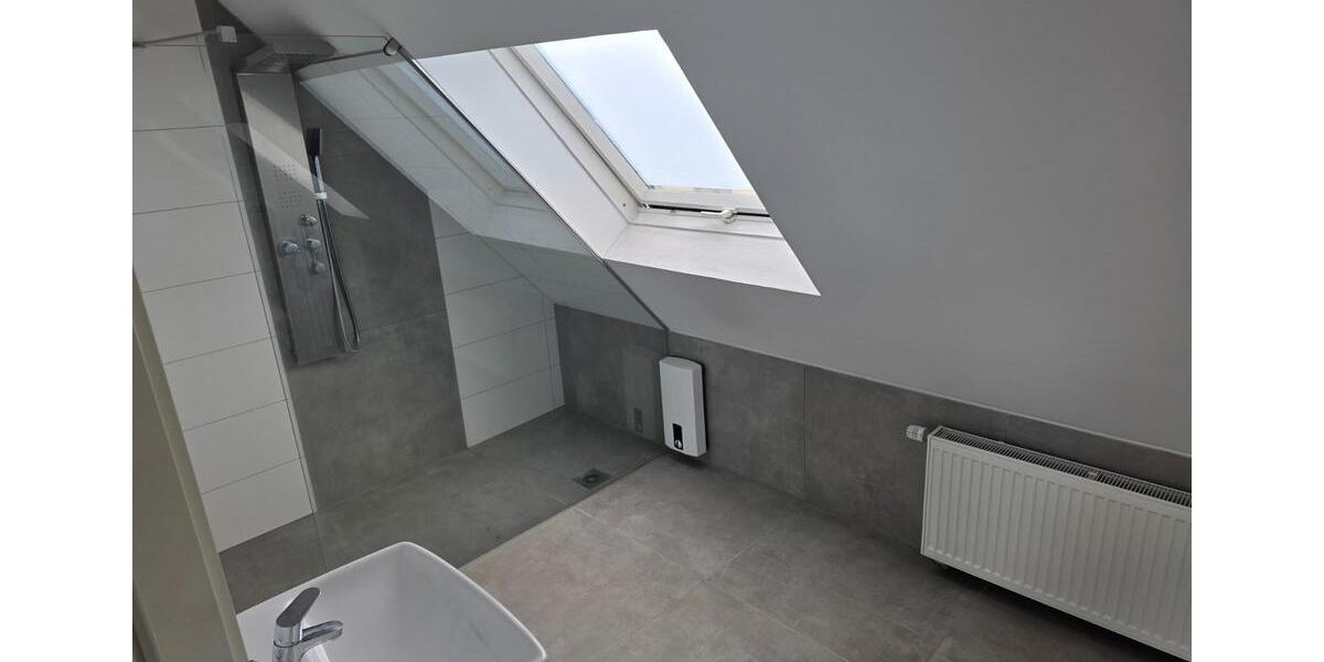 Dachgeschoßwohnung Oberhausen - 3.5 Zimmer, 96 m&sup2;, 930&euro; | Angebot:25857298