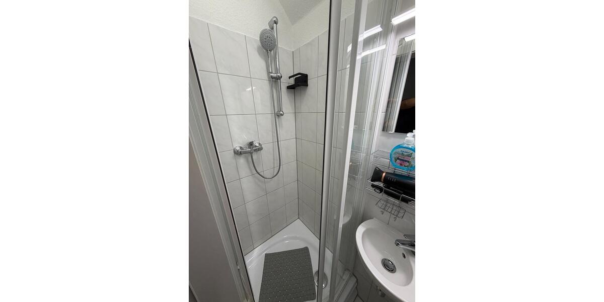 Dachgeschoßwohnung Essen Stadtbezirk III - 3 Zimmer, 55 m&sup2;, 2.100&euro; | Angebot:25317745