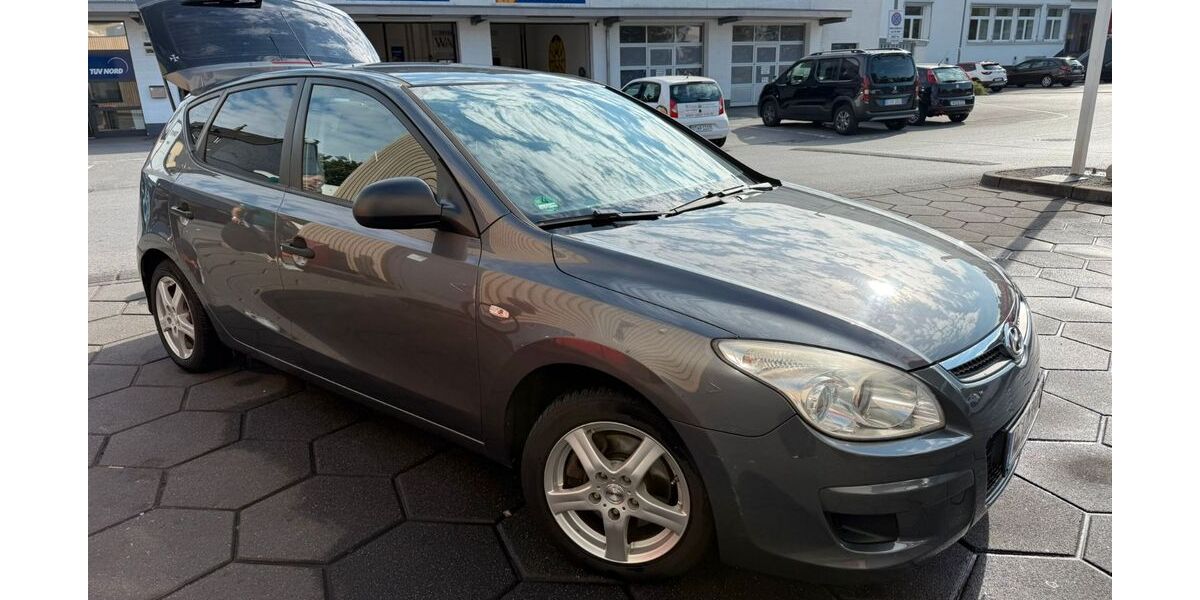 Hyundai i30 218.000 km 2.300 &euro; Wuppertal 42285