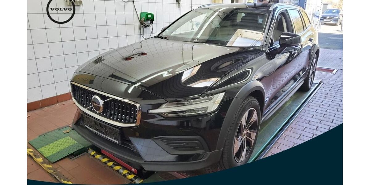 Volvo V60 Cross Country 37.991 km 33.950 &euro; Essen-Kray 45309